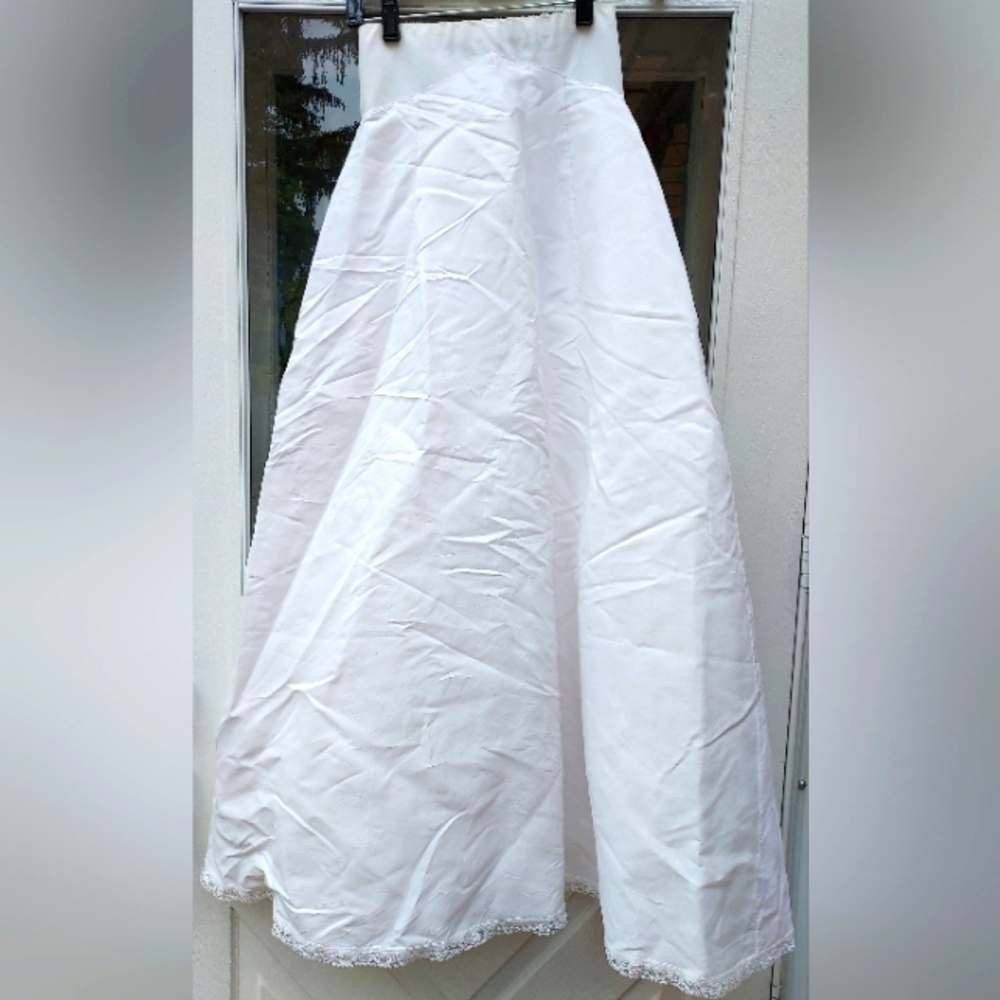 1970s Vintage petticoat slip